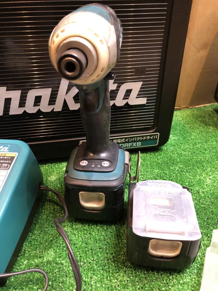 マキタ makita 充電式インパクトドライバ TD132DRFXの中古 中古C マキタ makita 充電式インパクトドライバ TD132DRFXの中古 中古C