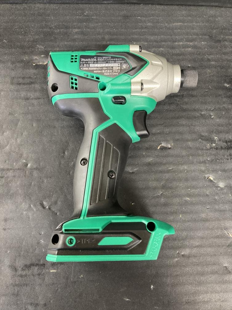 マキタ 充電式インパクトドライバ M697D バッテリ1個・充電器の中古 マキタ 充電式インパクトドライバ M697D バッテリ1個・充電器の中古