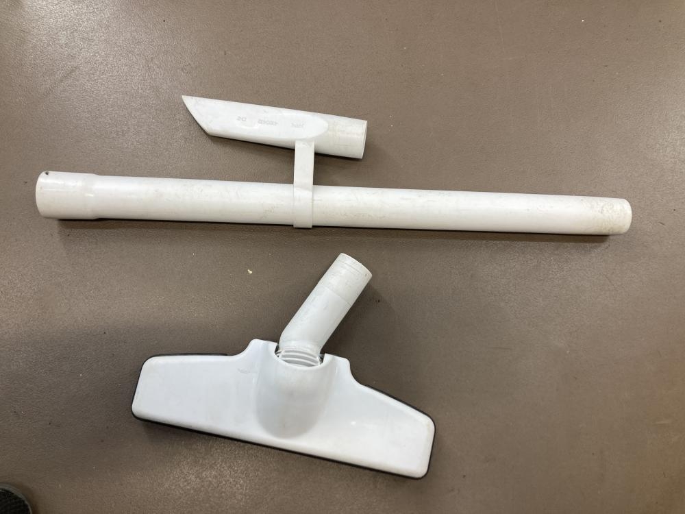 マキタ 14.4V充電式クリーナー CL141FDの中古 中古B使用感あり