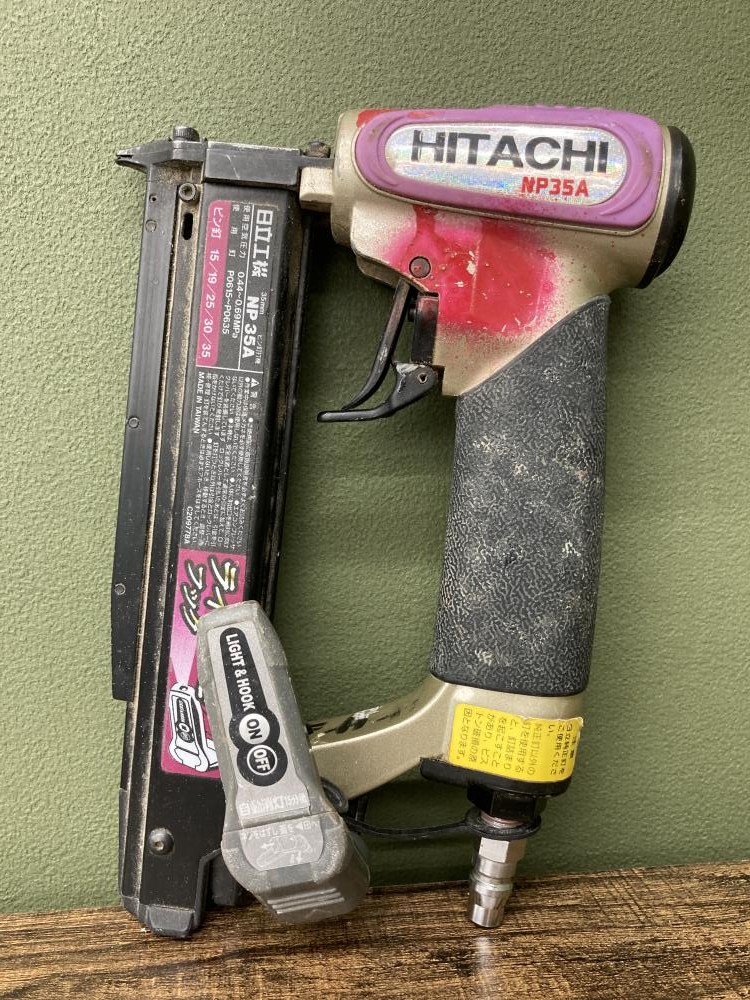 日立工機 35mm常圧ピンタッカ NP35Aの中古 中古C傷汚れあり 日立工機 35mm常圧ピンタッカ NP35Aの中古 中古C傷汚れあり