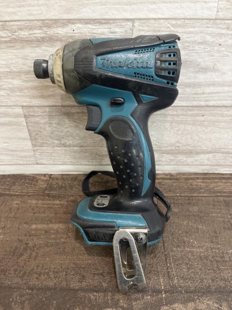 ★makita/マキタ 充電式インパクトドライバ TD133D バッテリー/充電器付き（BL1430/DC18RA）★ 美品makitaマキタ充電式インパクトドライバTD133D