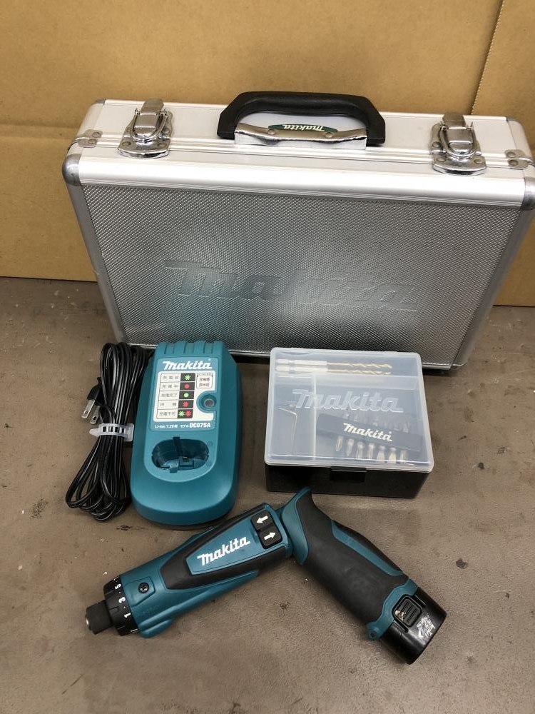 マキタ makita 充電式ペンドリルドライバ TD010Dの中古 中古C傷汚れ
