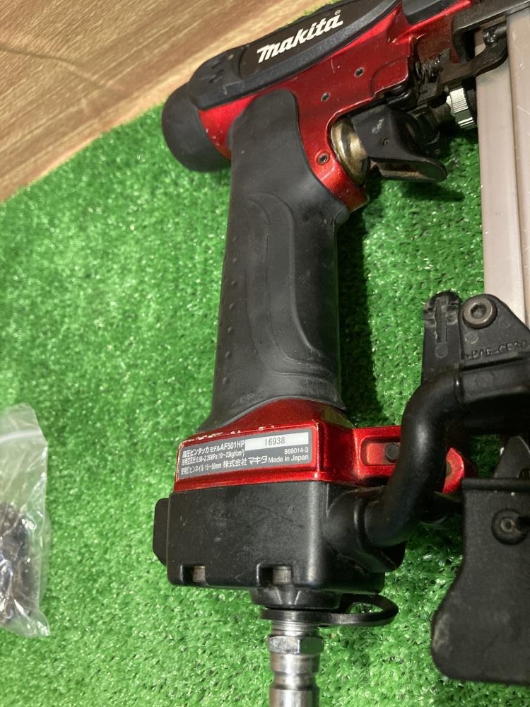 マキタ 50mm高圧ピンタッカ AF501HPの中古 ジャンク 《東京 マキタ 50mm高圧ピンタッカ AF501HPの中古 ジャンク 《東京