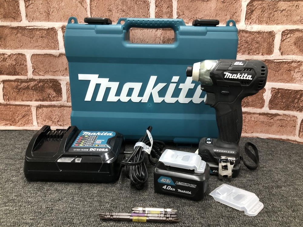makita マキタ TD111D インパクトドライバ 中古品 10.8V バッテリー×2