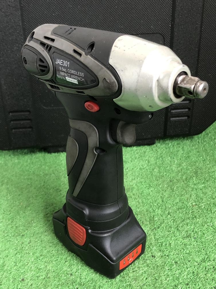 KTC 9.5sqコードレスインパクトレンチ JAE301 ※バッテリ×2 充電器の中古 中古C傷汚れあり 《大阪・茨木》中古工具販売の専門店│  ツールオフ茨木店 ｜中古工具販売のツールオフ