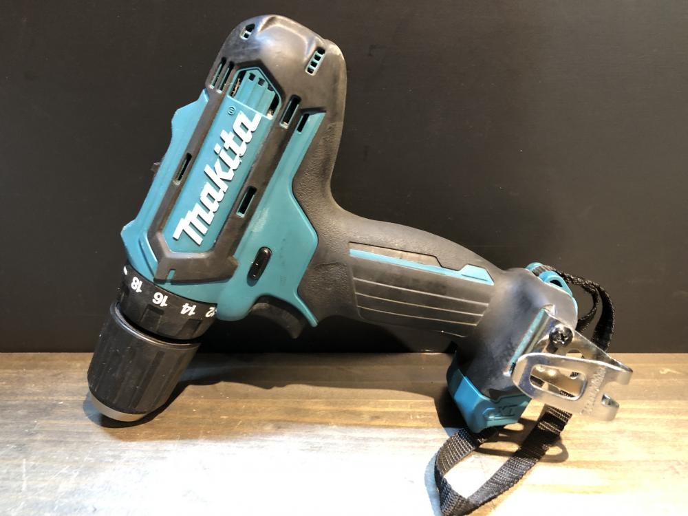 マキタ 充電式ドライバドリル DF331Dの中古 中古C傷汚れあり 《東京  
