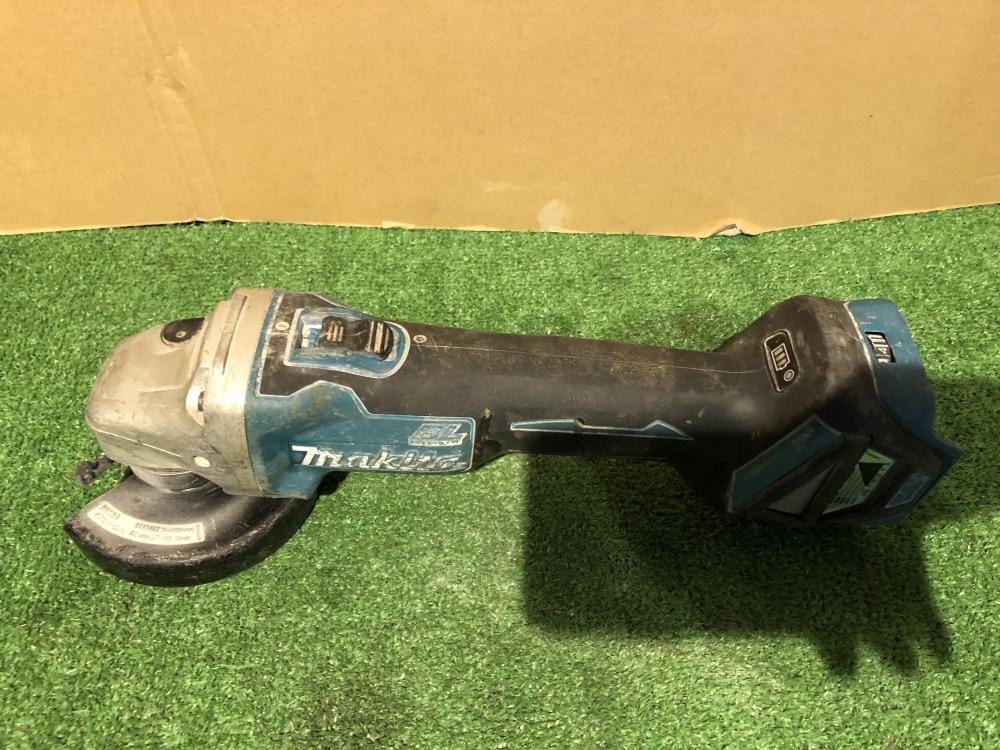 マキタ makita 100mm充電式ディスクグラインダ GA412Dの中古 中古C傷
