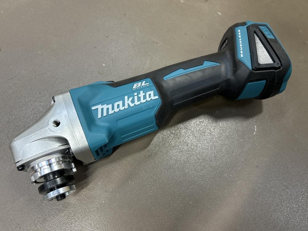 マキタ 18V100mm充電式ディスクグラインダ GA404DNの中古 中古A(美品 マキタ 18V100mm充電式ディスクグラインダ GA404DNの中古 中古A(美品