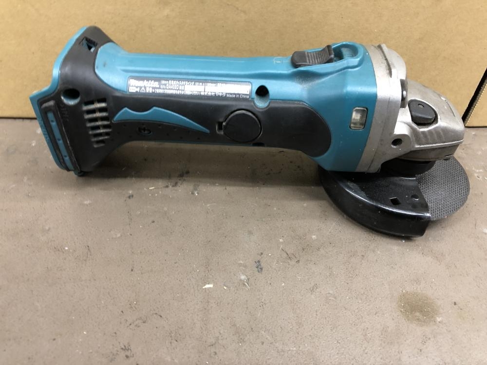 マキタ makita 100mm充電式ディスクグラインダ GA402Dの中古 中古C傷