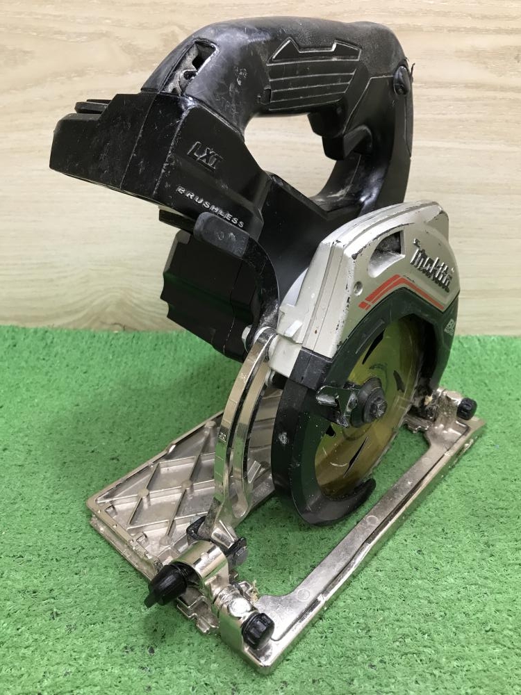 マキタ 18V充電式マルノコ HS474D ※ベース歪み、角度調整ねじ1本欠品の