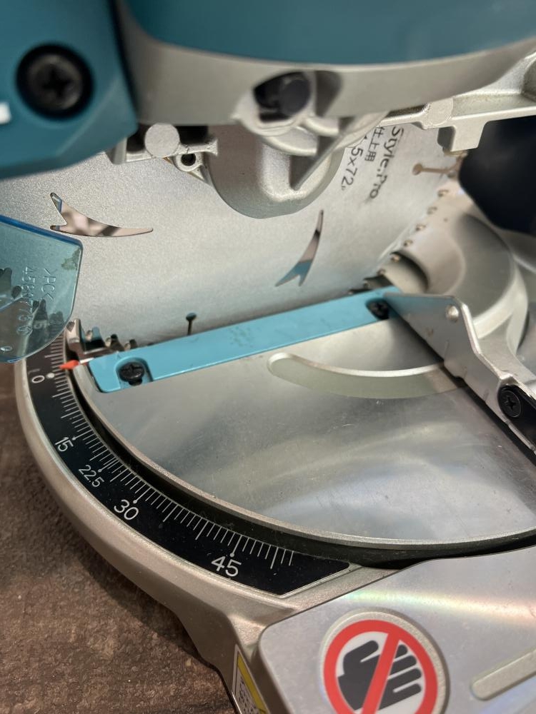 マキタ makita 165㎜卓上マルノコ LS600DZの中古 中古B使用感あり