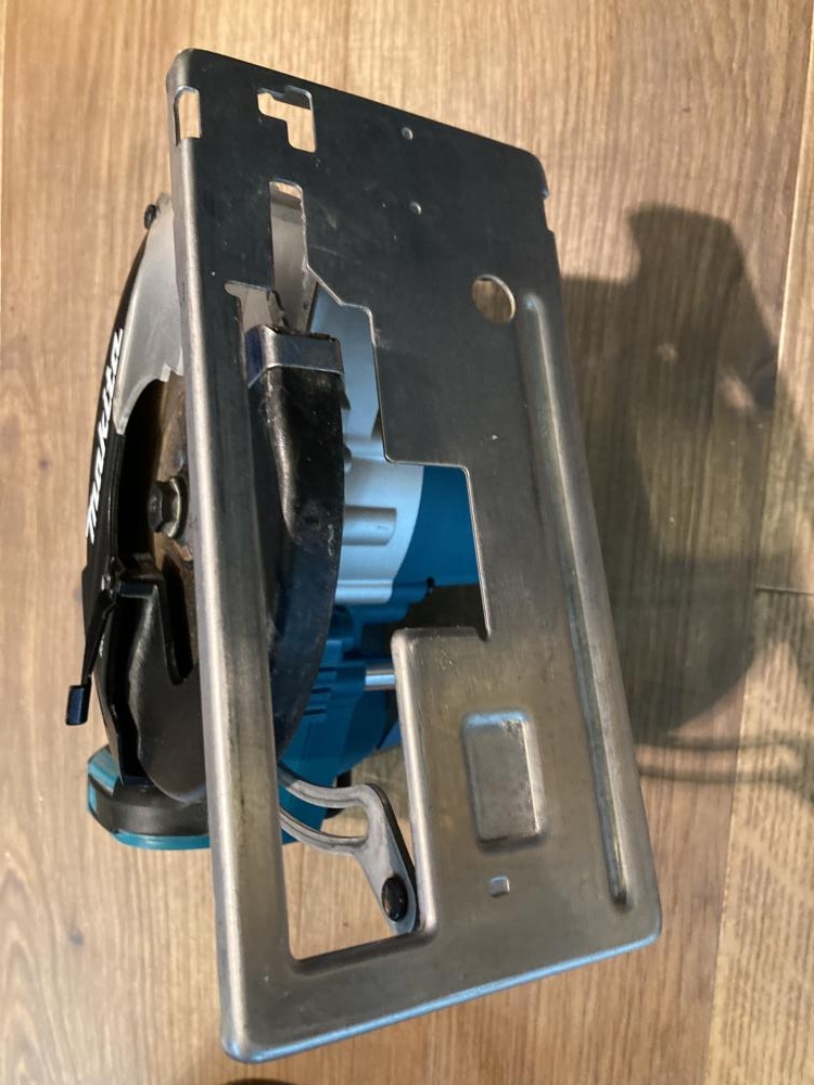 makita マキタ 18V150mm充電式チップソーカッタ CS551Dの中古 makita マキタ 18V150mm充電式チップソーカッタ CS551Dの中古