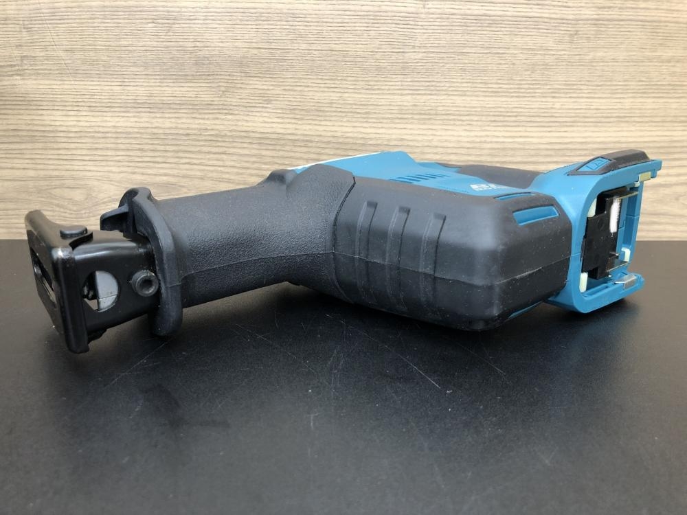 マキタ makita 充電式レシプロソー JR188DZKの中古 中古C傷汚れ マキタ makita 充電式レシプロソー JR188DZKの中古 中古C傷汚れ