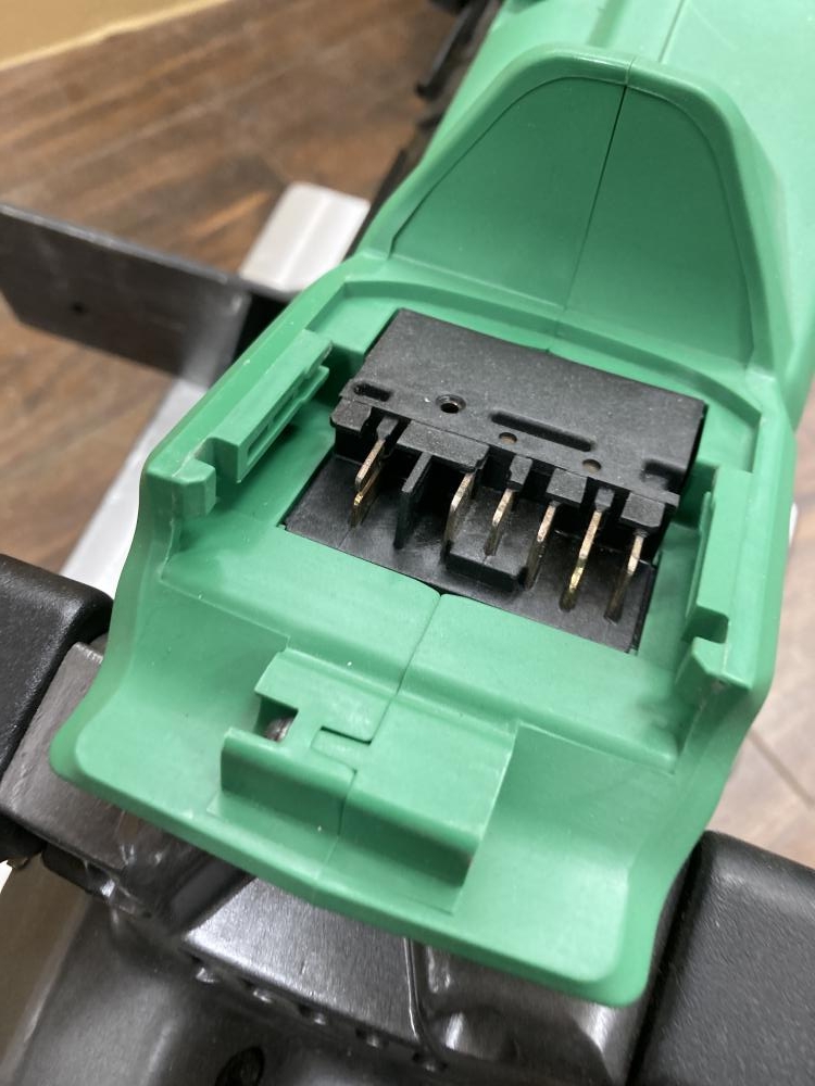 ハイコーキ コードレスロータリバンドソー CB3612DAの中古 中古B ハイコーキ コードレスロータリバンドソー CB3612DAの中古 中古B