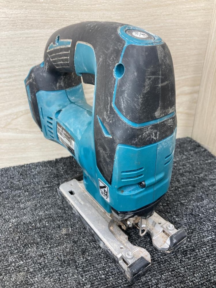 makita マキタ 18V充電式ジグソー JV182Dの中古 中古C傷汚れあり makita マキタ 18V充電式ジグソー JV182Dの中古 中古C傷汚れあり
