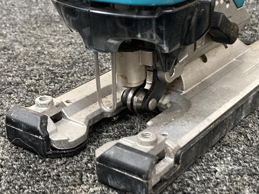 makita マキタ 18V充電式ジグソー JV182Dの中古 中古C傷汚れあり