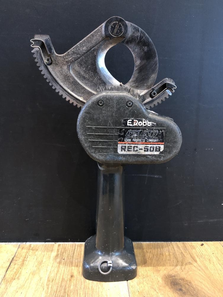 IZUMI 泉精器 REC-50B ケーブルカッタ【市川行徳店】【店頭取引限定】【ジャンク】管理番号：ITGG6JLT28IS 泉精器 14.4V充電式ケーブルカッタ REC-50Bの中古 ジャンク 《神奈川