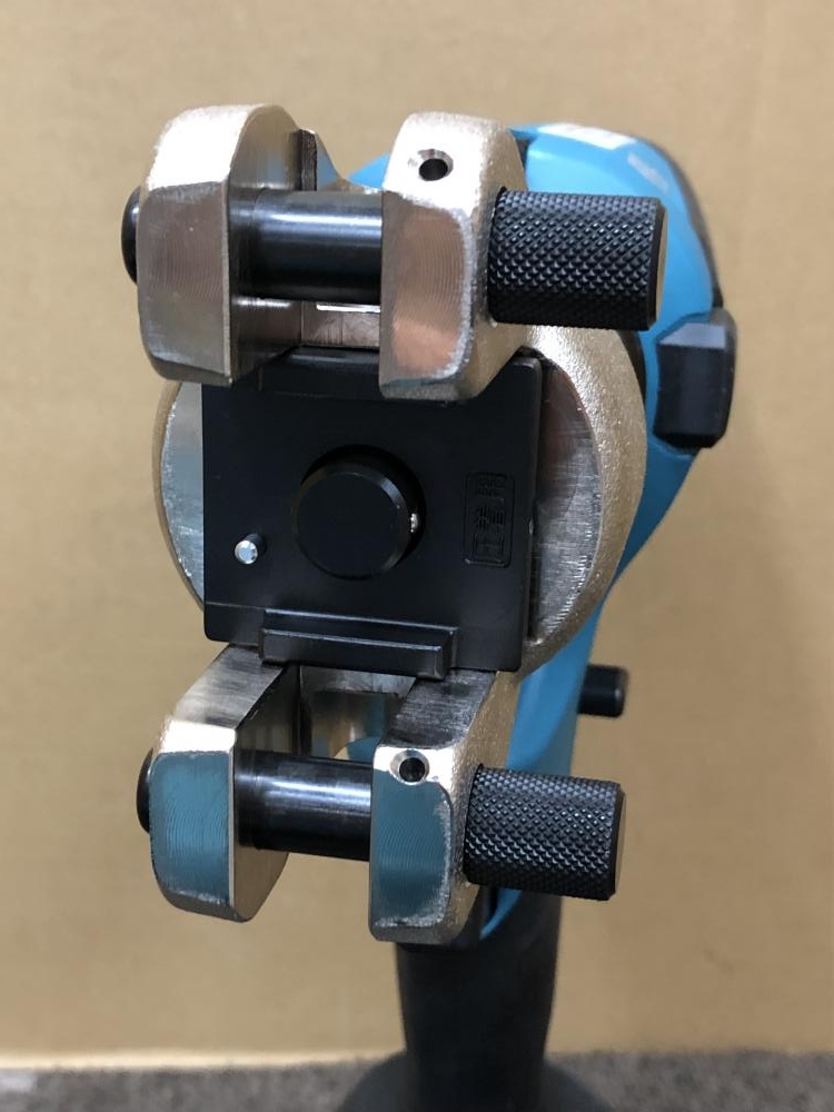 マキタ 充電式圧着機 TC300DRGの中古 未使用品 《埼玉・川越 マキタ 充電式圧着機 TC300DRGの中古 未使用品 《埼玉・川越