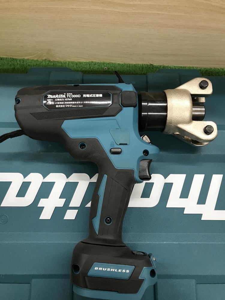 マキタ 18V充電式圧着機 TC300D ※圧着ピストンが戻りませんの中古