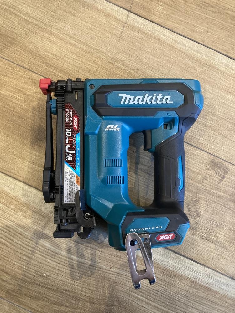 マキタ 充電式タッカ ST002Gの中古 中古A(美品) 《東京・東村山》中古 
