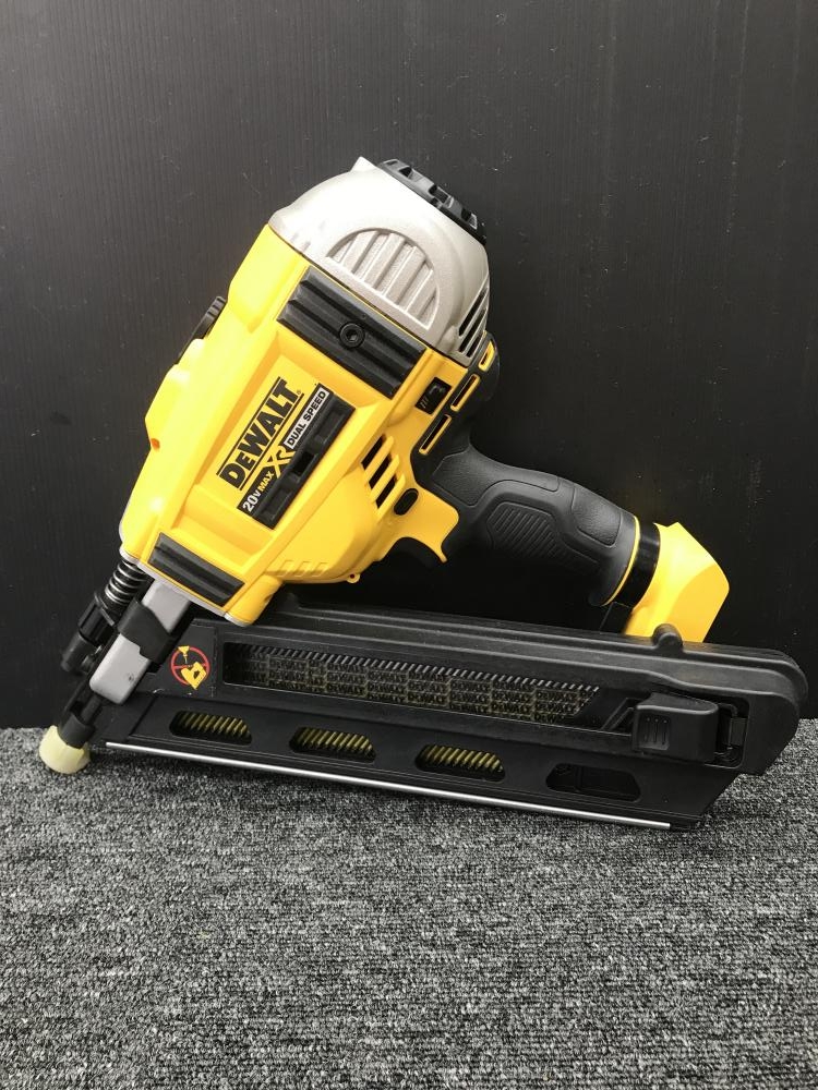 DEWALT デウォルト 充電式釘打ち機 弾付 DCN692 20Vmax バッテリ