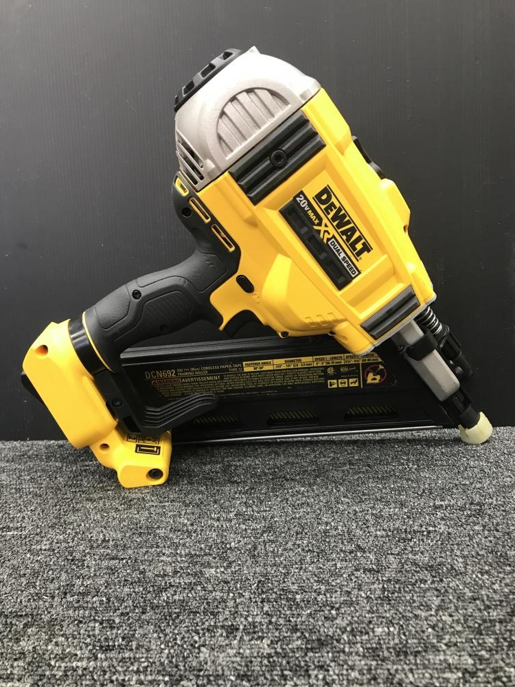 DEWALT デウォルト 充電式釘打ち機 弾付 DCN692 20Vmax バッテリ×2充電