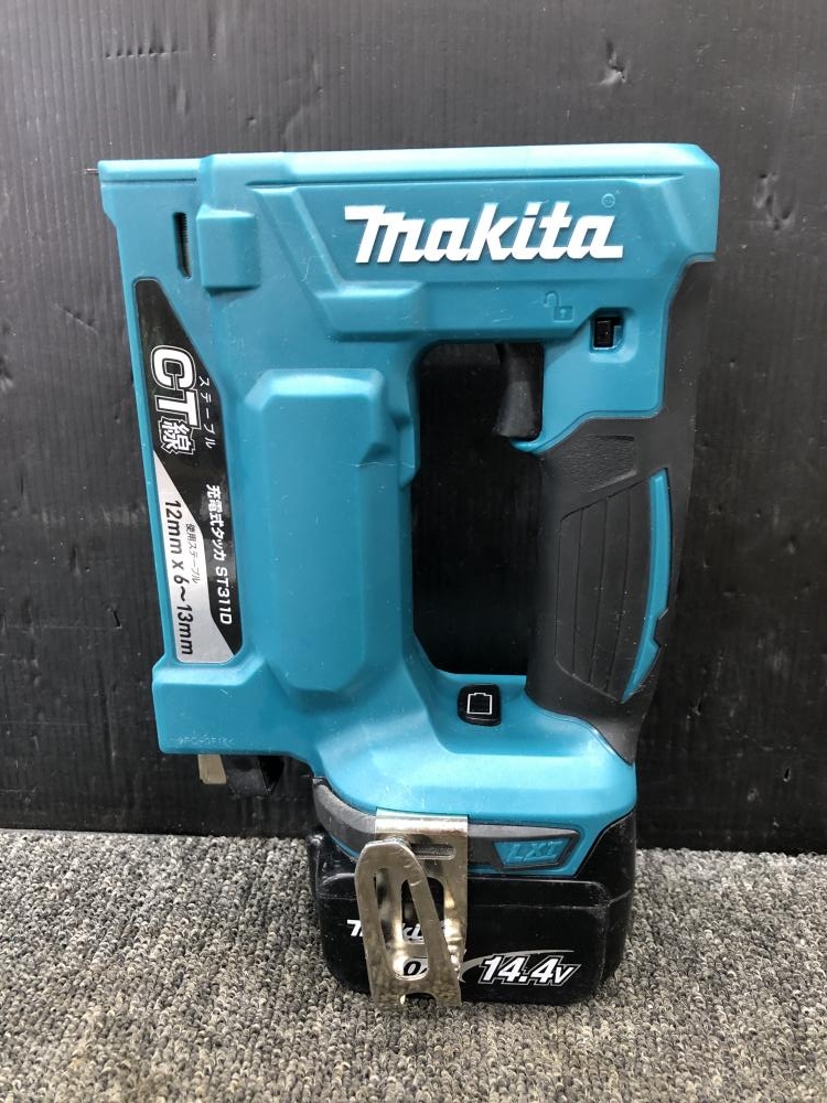 中古 マキタ makita 14.4V 充電式タッカ 本体 ケース 付 ST120DZK 中古MAKITA マキタ 14.4V 充電式タッカ ST120D J線⁄10mm 本体のみ C