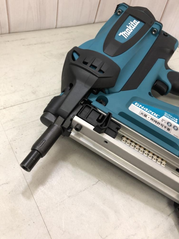 makita マキタ コンクリート用ガスピン打ち機 GN420Cの中古 makita マキタ コンクリート用ガスピン打ち機 GN420Cの中古
