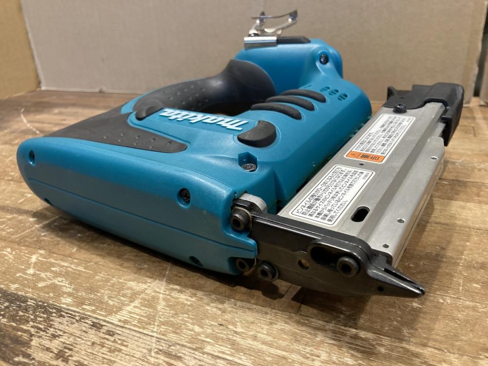 マキタ ST113DZ 充電式ピンタッカ 本体のみ【市川行徳店】【店頭取引