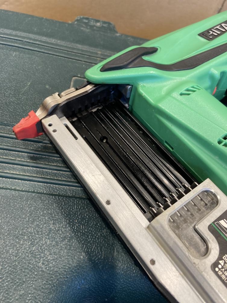 日立工機 CN18DSL コードレスニブラ【野田愛宕店】【店頭取引限定】【中古】IT0C66V5JBPO コードレスニブラ：CN18DSL