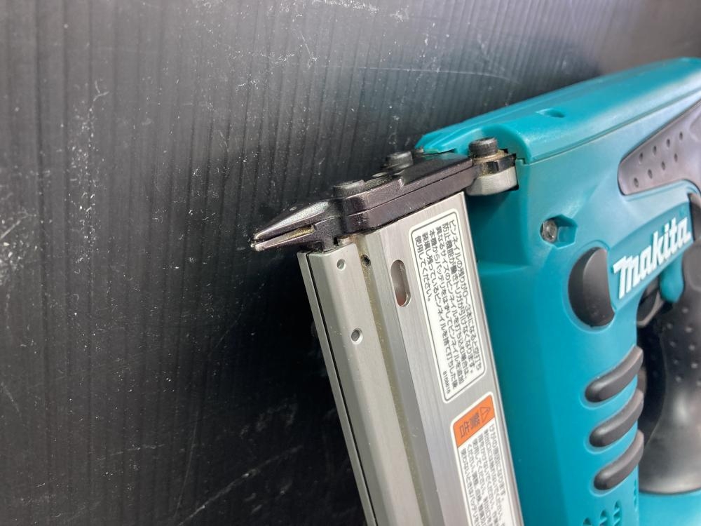 マキタ 14.4V充電式ピンタッカ PT350Dの中古 中古B使用感あり 《神奈川