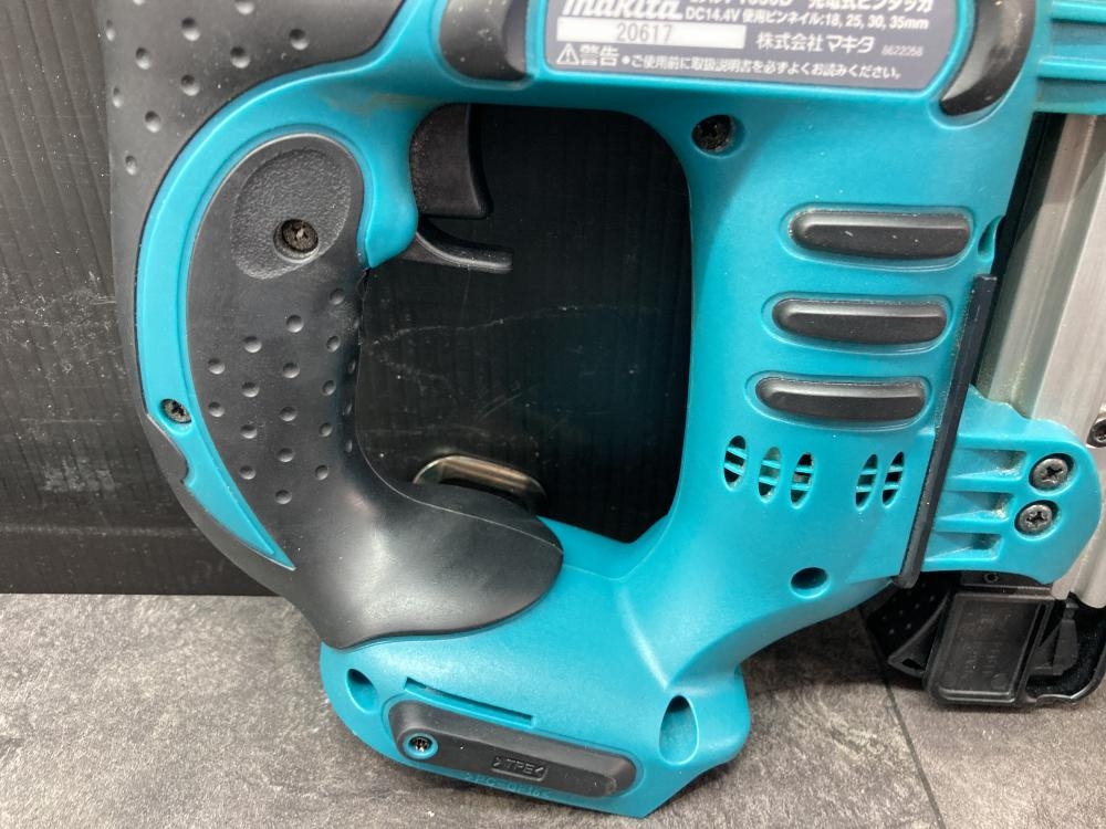 マキタ 14.4V充電式ピンタッカ PT350Dの中古 中古B使用感あり 《神奈川