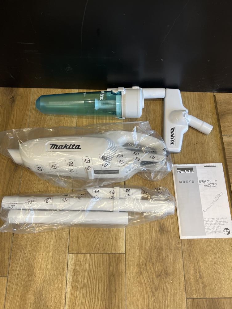 makita マキタ 充電式クリーナー CL107FDの中古 中古A(美品) 《東京