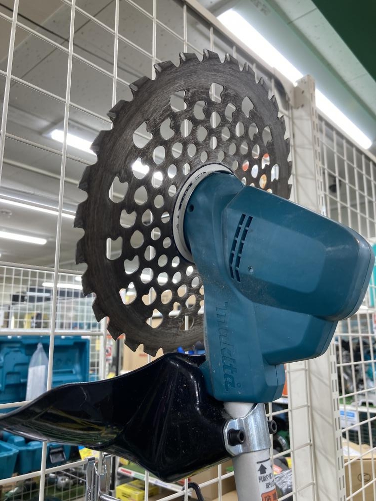 マキタ 充電式草刈機 MUR190SD 本体のみの中古 中古C傷汚れあり 《埼玉 