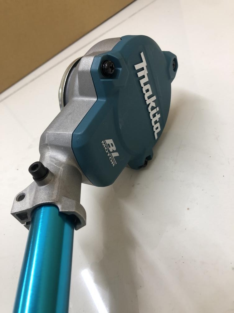 マキタ makita 充電式草刈機 MUR368UDCFの中古 未使用品 《埼玉・鴻巣》中古工具販売の専門店│ ツールオフ鴻巣店 ｜中古 工具販売のツールオフ