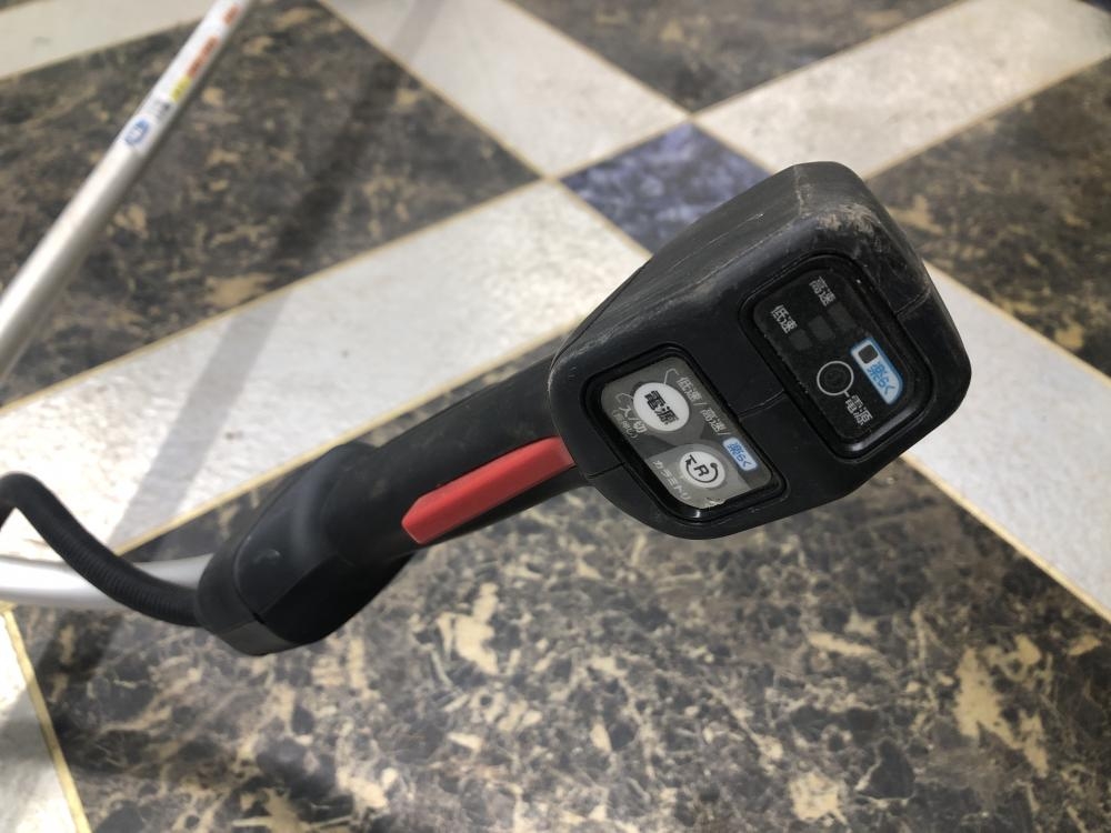 【中古】【動作OK】【店頭引取限定】刈払機　MAKITA　MUR185UD　コードレス式　ゴーグル袋あり 中古】【動作OK】【店頭引取限定】刈払機 MAKITA MUR185UD コードレス