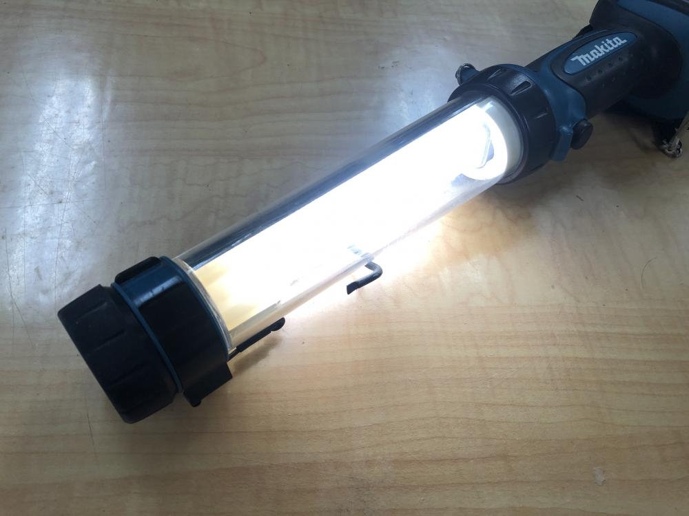 マキタ 14.4V 充電式ライト ML144の中古 中古B使用感あり 《神奈川