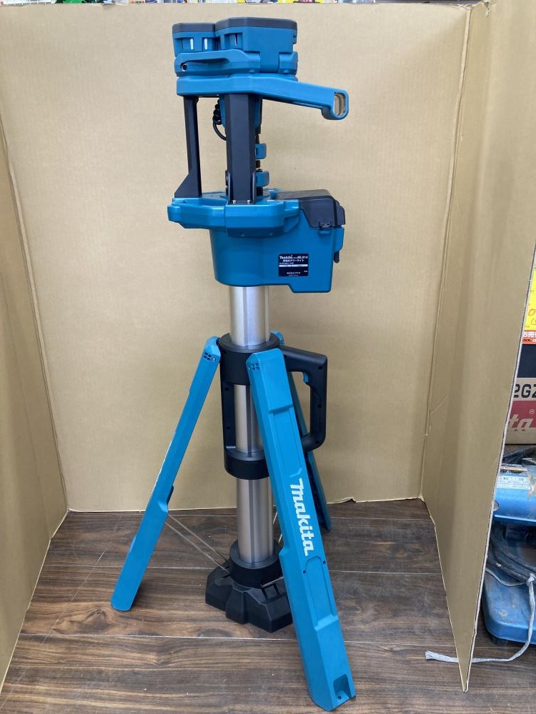 マキタ 充電式タワーライト ML814の中古 中古C傷汚れあり 《埼玉・草加