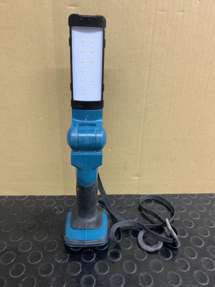 マキタ makita 充電式LEDワークライト ML801の中古 中古C傷汚れあり