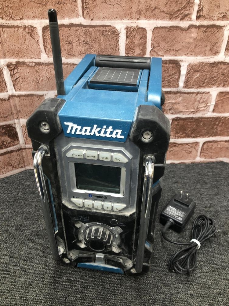 マキタ 充電式ラジオ MR108 アダプタ有りの中古 中古C傷汚れあり