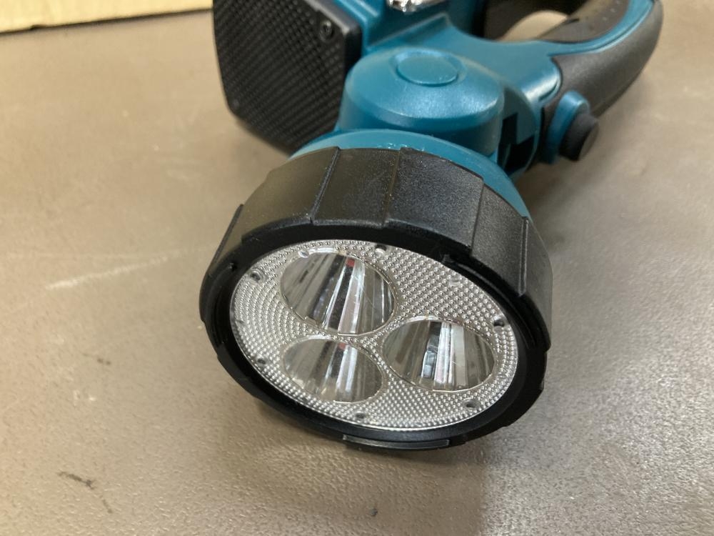 マキタ 14.4V-18V充電式ライト付ラジオ MR050の中古 中古B使用感あり