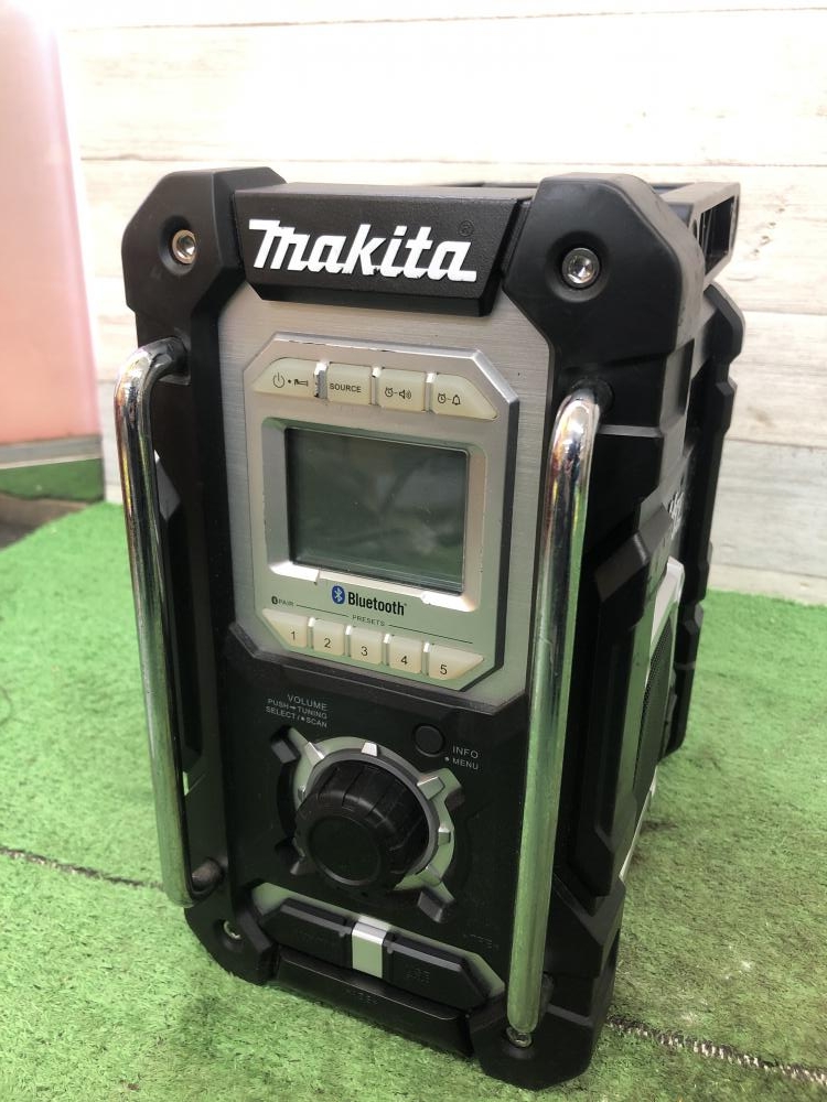 マキタ中古ラジオMR108 マキタ 充電式ラジオ AM/FM/Bluetooth 現場ラジオ MR108 （ その他工具