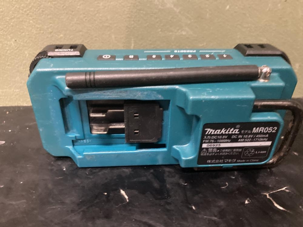 マキタ 10.8V 充電式ラジオ MR052 本体のみの中古 中古C傷汚れあり