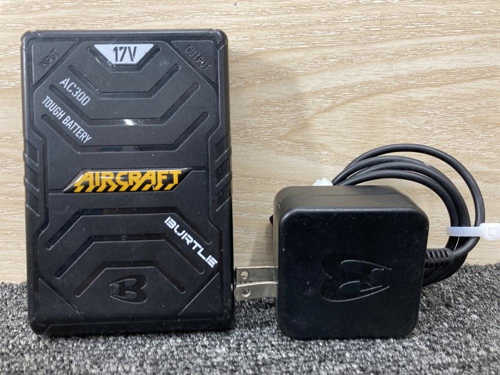 バートル BURTLE 空調服用バッテリ 17V AC300の中古 中古C傷汚れ バートル BURTLE 空調服用バッテリ 17V AC300の中古 中古C傷汚れ
