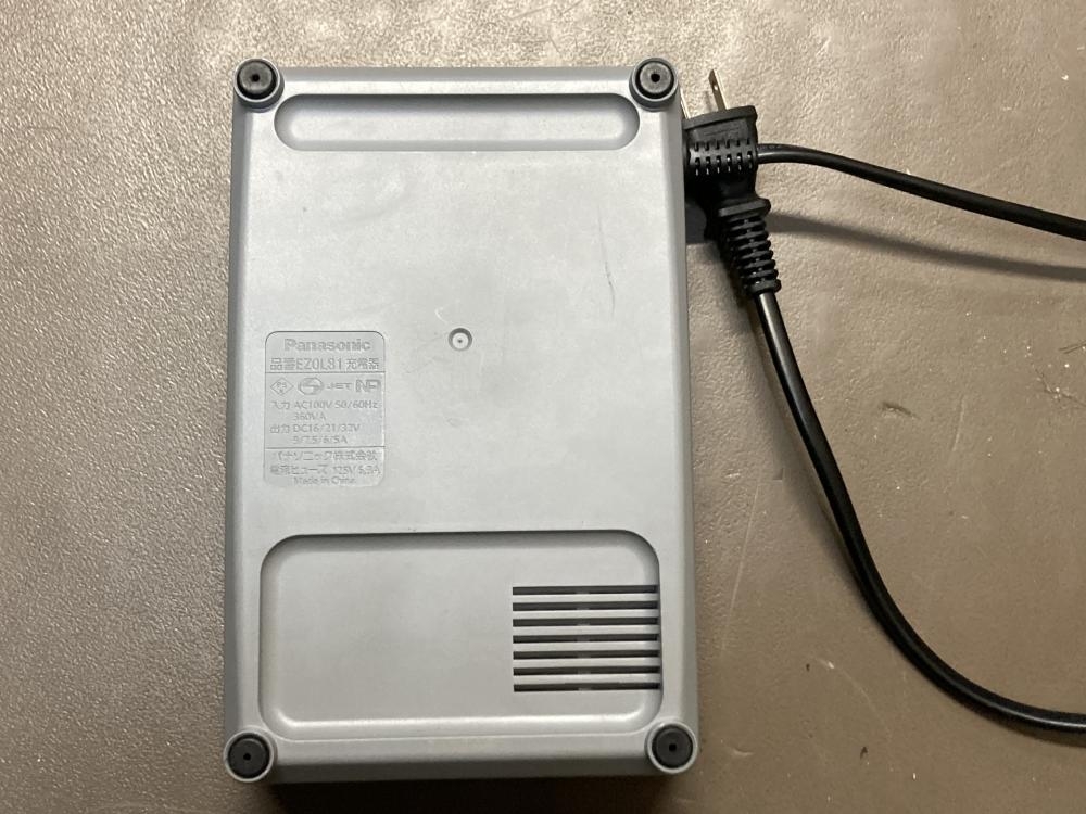 Panasonic 急速充電器 EZ0L81の中古 中古B使用感あり 《神奈川・横浜 Panasonic 急速充電器 EZ0L81の中古 中古B使用感あり 《神奈川・横浜