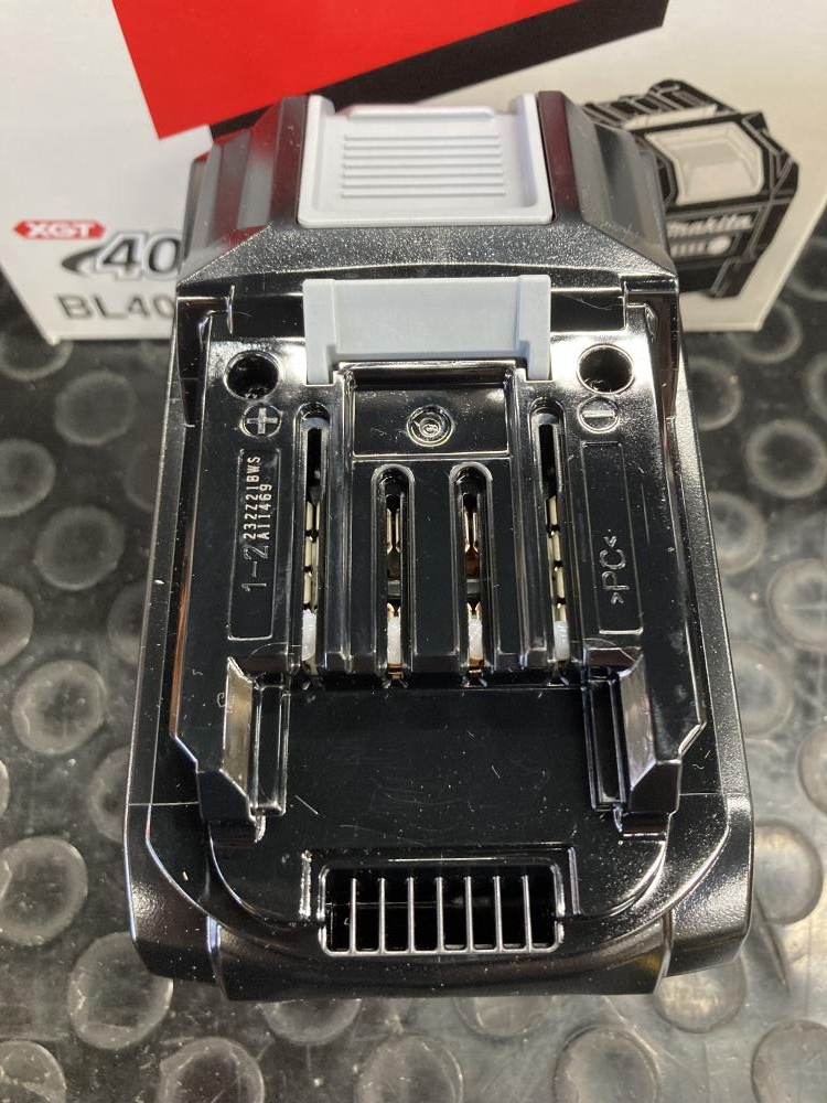 マキタ makita 40V8.0Ah純正リチウムイオンバッテリー BL4080Fの中古  