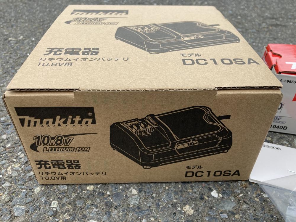 マキタ 10.8Vバッテリ+充電器+単三電池パックセット BL1040B+DC10SA+A-68806の中古 未使用品  《東京・江戸川》中古工具販売の専門店│ ツールオフ江戸川店 ｜中古工具販売のツールオフ