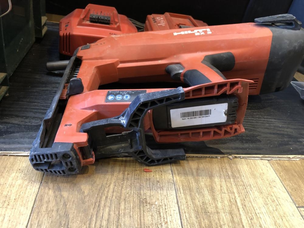 ヒルティ　充電式鋲打機　ＢＸ3　中古品 ヒルティ HILTI 充電式鋲打ち機 BX3の中古 中古C傷汚れあり 《埼玉