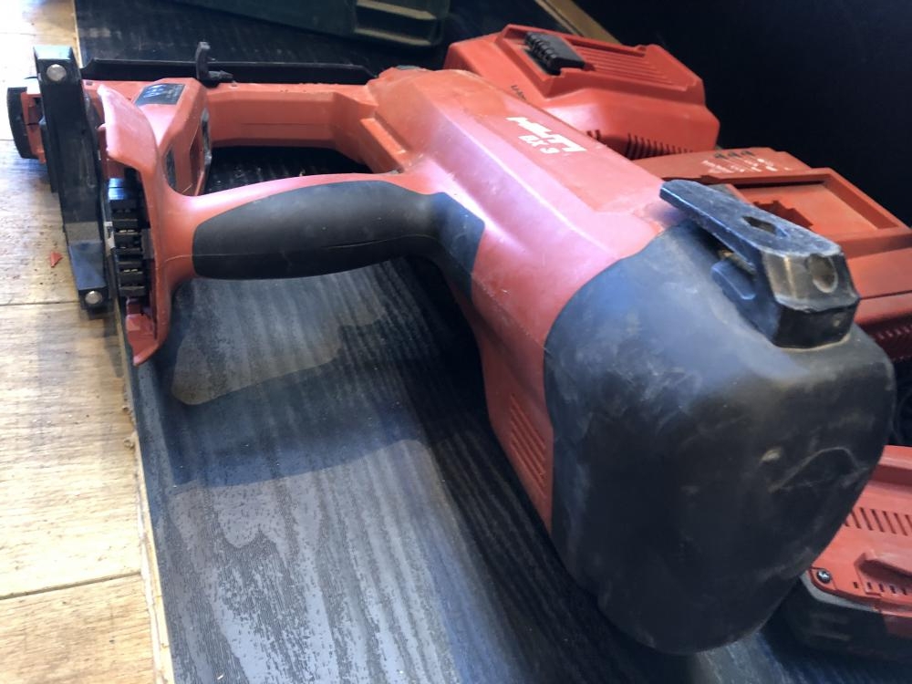 ヒルティ HILTI 充電式鋲打ち機 BX3の中古 中古C傷汚れあり 《埼玉・川越》中古工具販売の専門店│ ツールオフ川越店 ｜中古工具販売のツールオフ