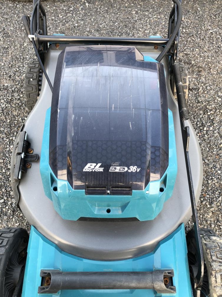 マキタ makita 充電式芝刈機 MLM532D 直接引き取り1万値引きします